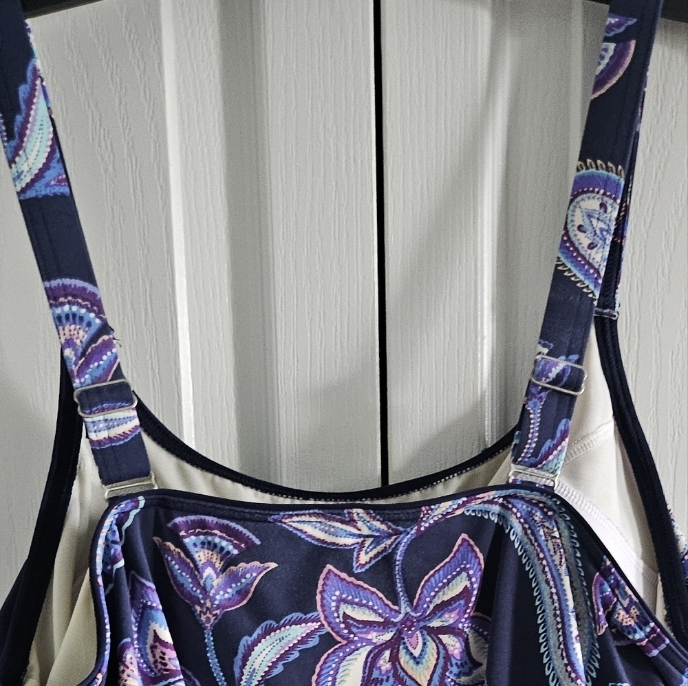 Lands' End Women's Floral Swim Bathing Suit Top Size 18W. - Picture 7 of 10